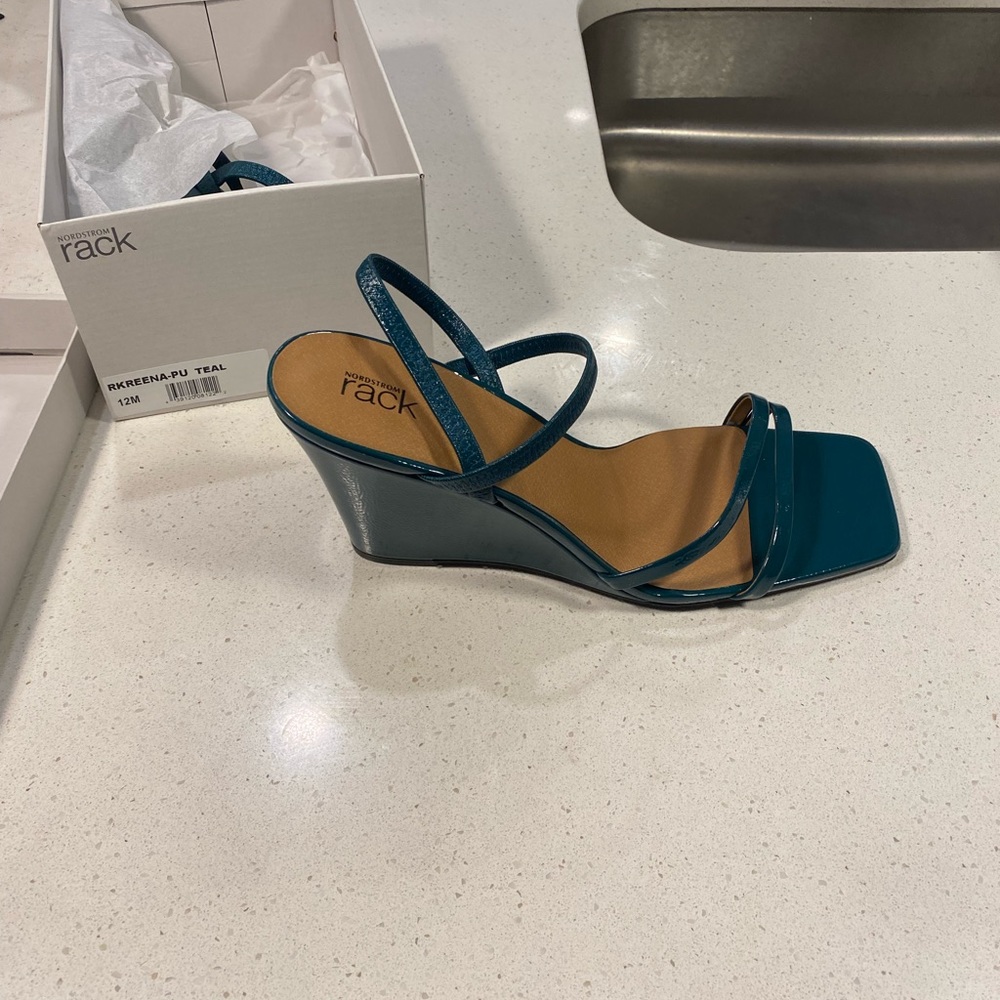 Nordstrom Rack Wedge - Picture 4 of 5